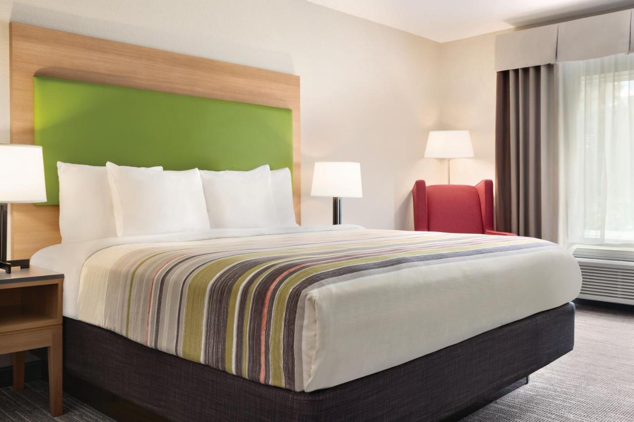 Hotel Country & By Radisson, Greensboro, Nc