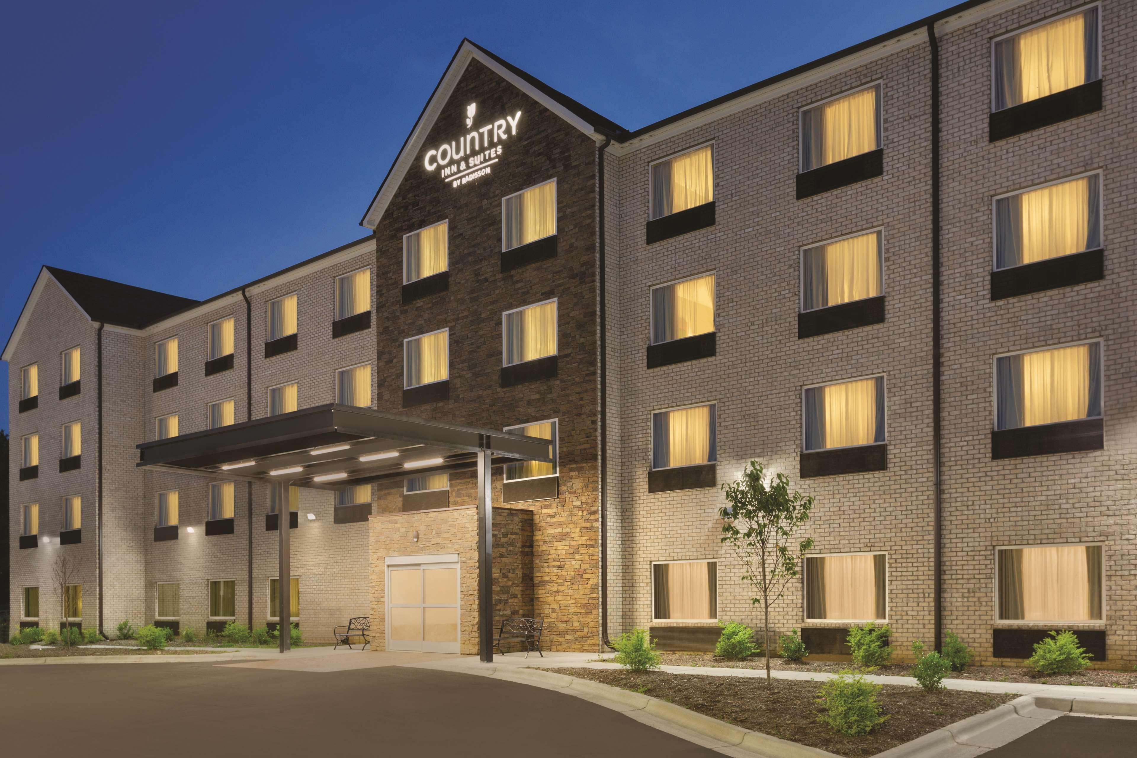 Hotel Country & By Radisson, Greensboro, Nc 2*