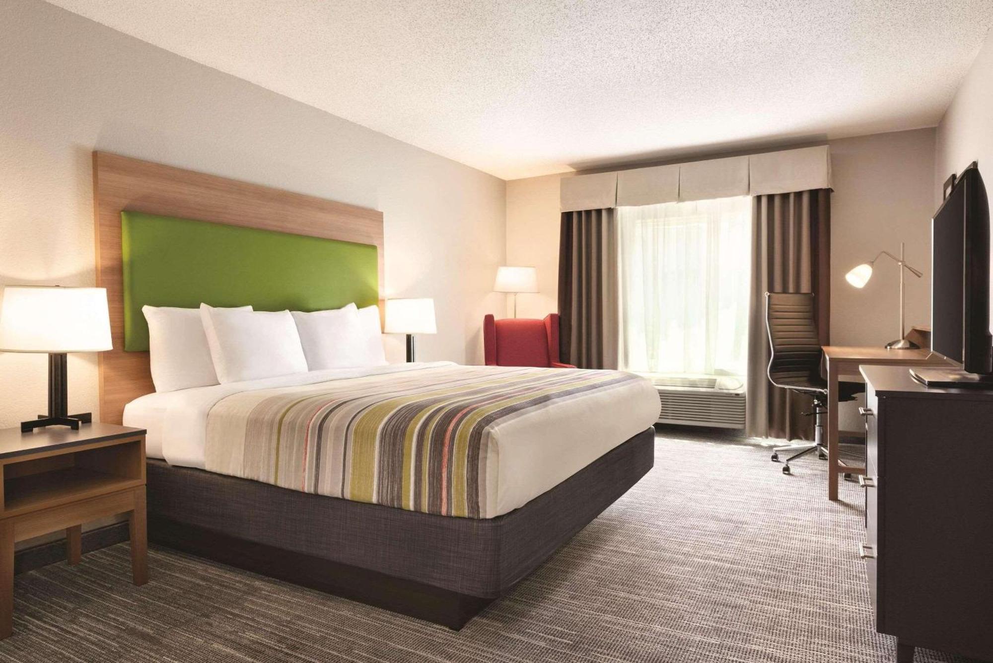 Country & By Radisson, Greensboro, Nc 2*